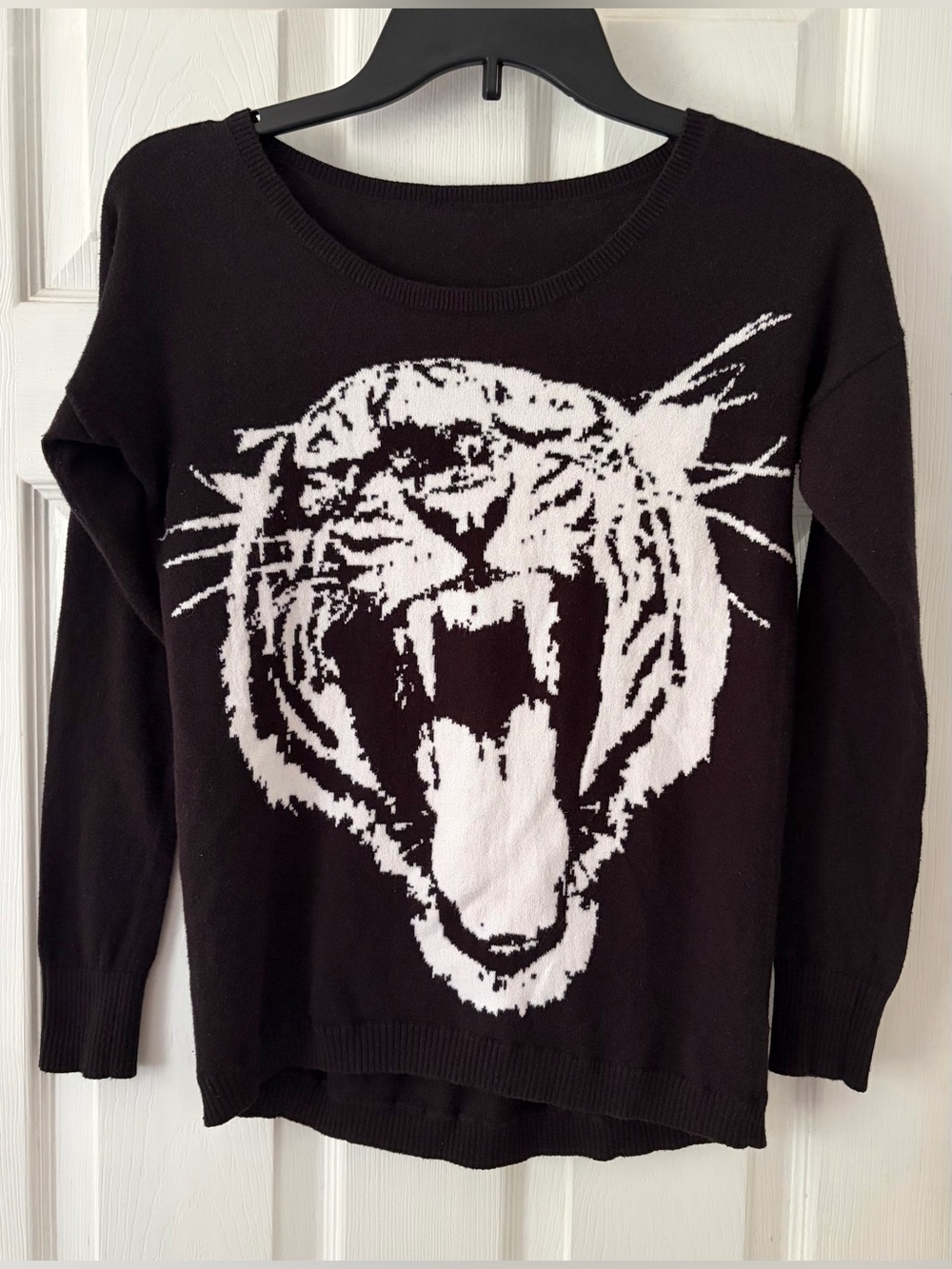 Black Tiger Graphic Women's Sweater